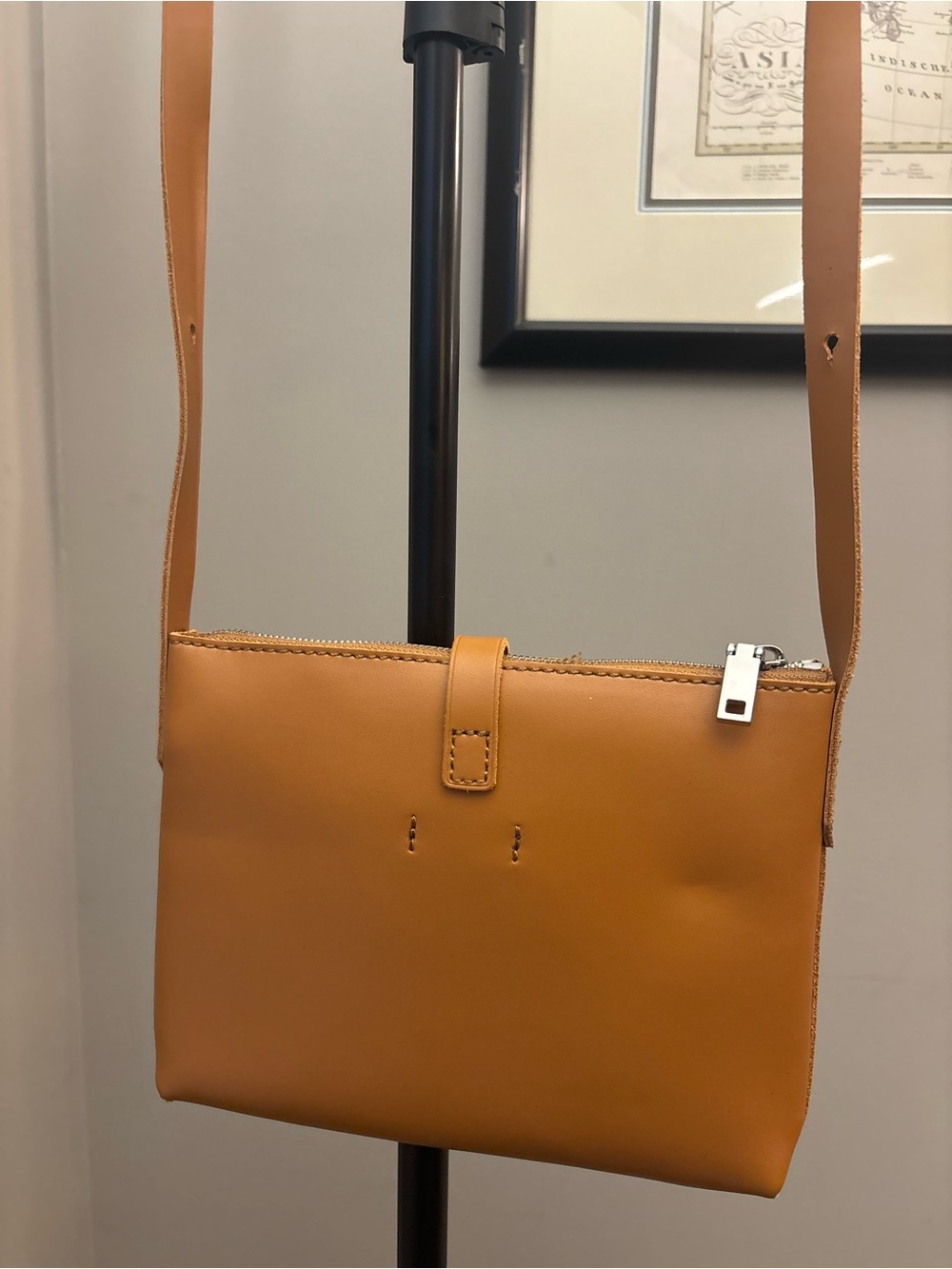 J. Crew Tan Leather Crossbody Bag - Classic Minimalist Design - Picture 3 of 4